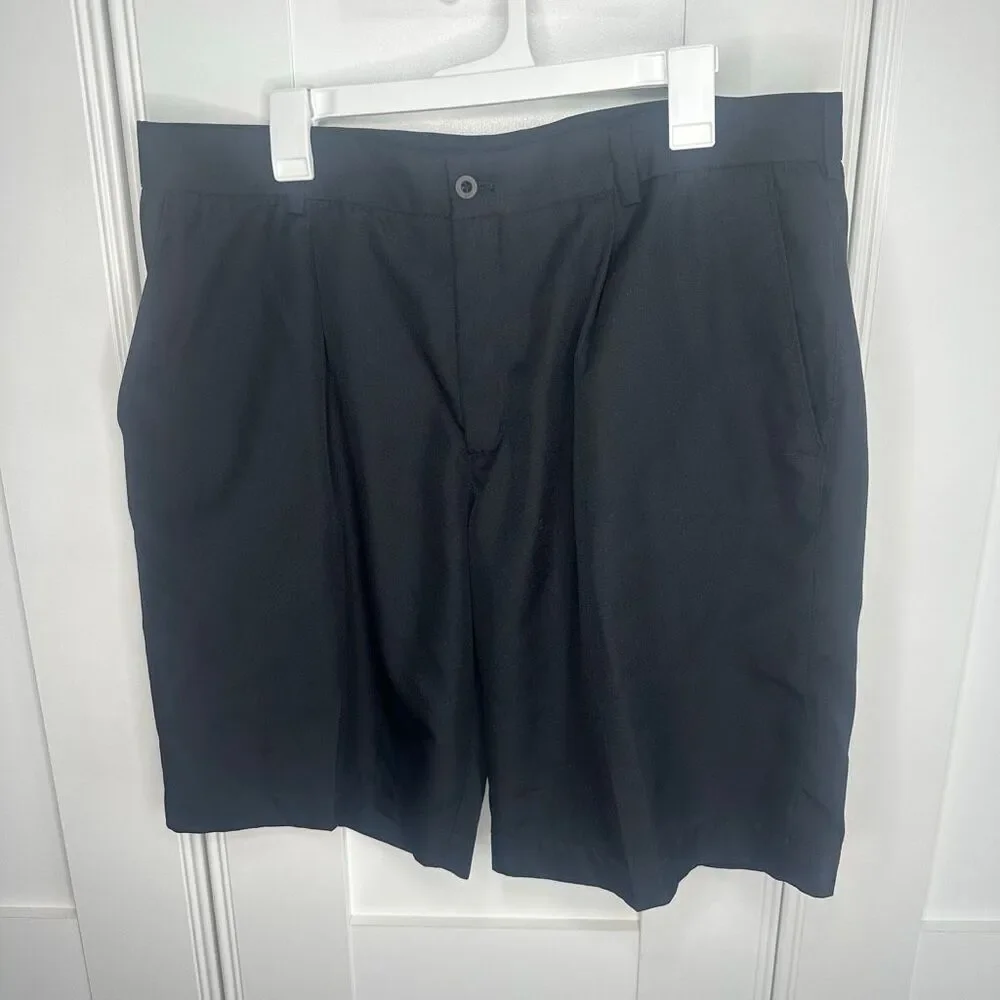 Nike black golf shorts Size 38 (w1)